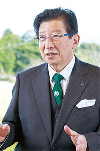写真：静岡県知事