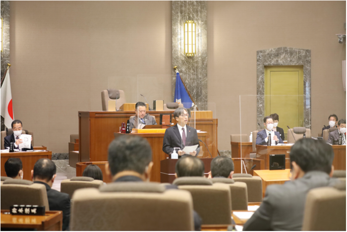 写真：県議会決算特別委員会