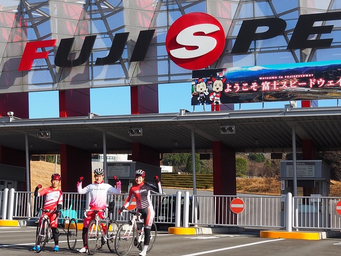 パラサイクリング選手 富士スピードウェイ