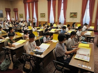 写真：「県議会って何だろう」の様子1