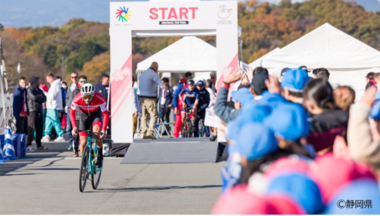 タイムトライアル 学校観戦の生徒も応援