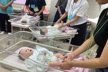 おむつ交換体験