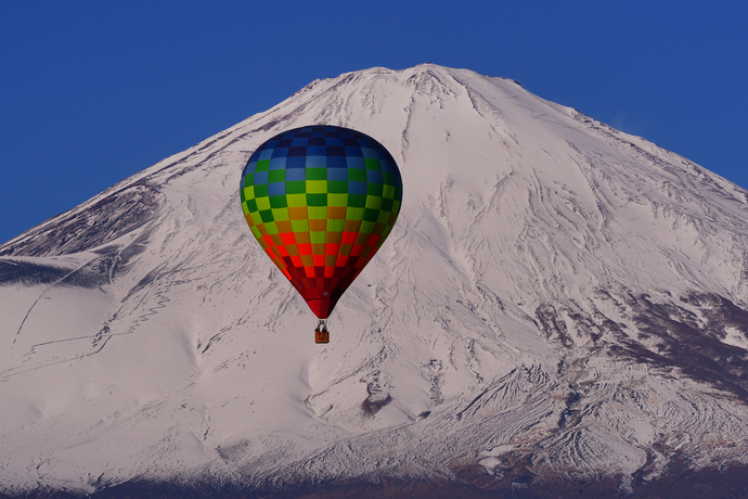 写真：冬の部特選「冬青空へ」