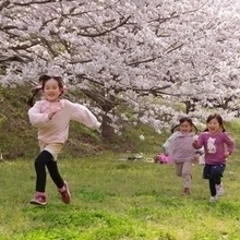 令和4年度　「駆ける子」 小松原清