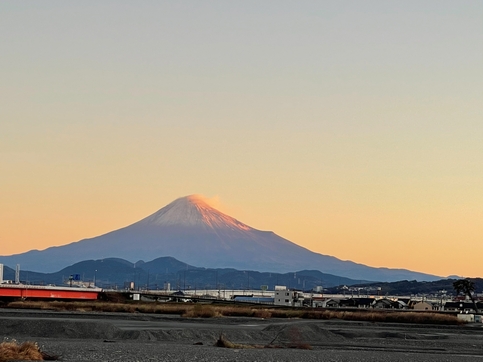 富士山：安倍川の土手より