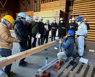 カレッジ修了講座（製材工場見学）