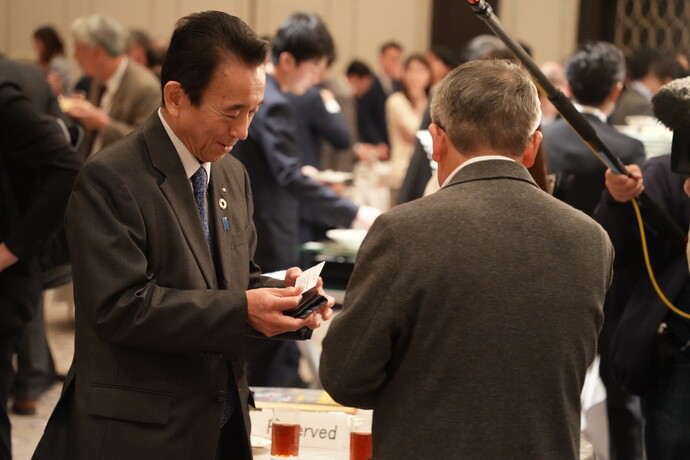 知事写真