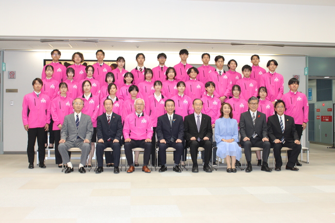 写真:結団式の様子1