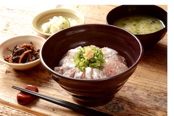 写真:活あじ丼