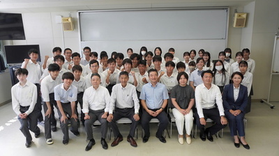 写真：掛川東高校集合写真