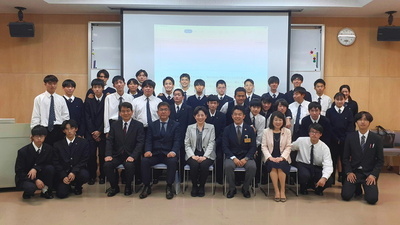 写真：伊豆総合高校集合写真