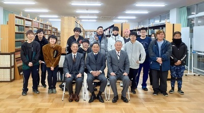 写真：沼津工業高校定時制集合写真