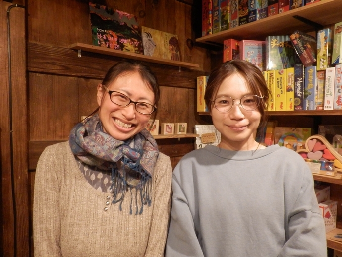 左が川口舞子さん、右が板谷知加さん
