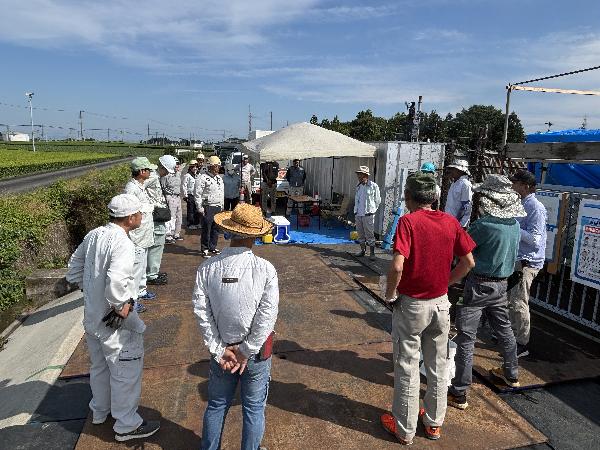 送水管エア抜き作業前の集会