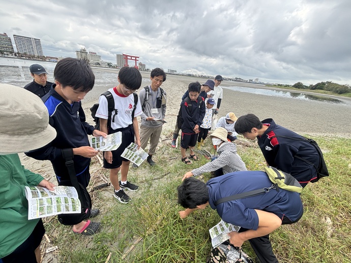 海浜植物紹介の様子