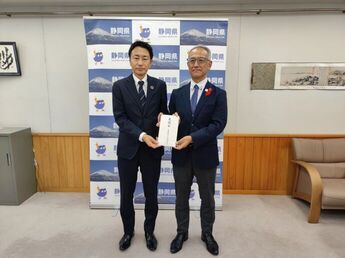 贈呈式の様子