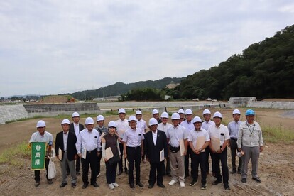 五福谷川遊砂地工での集合写真