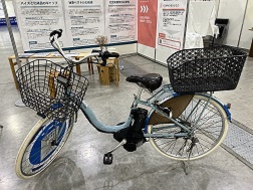 写真4　リッパーのホワイトタイヤを装着した自転車