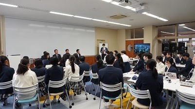 沼津市立沼津高等学校での高校出前講座の様子