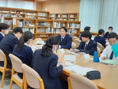 伊豆総合高校　意見交換の様子