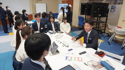 沼津市立沼津高校2日目　3回目の意見交換の様子