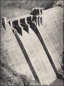 昭和32年10月竣工の井川ダム