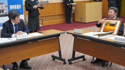 写真コンクール表彰式懇談風景