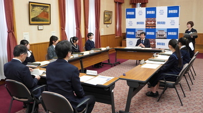 題字コンクール表彰式懇談風景