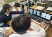 グループワークをしている写真