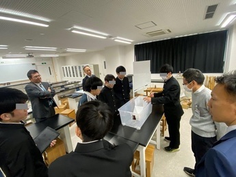 過年度の探究学習の様子