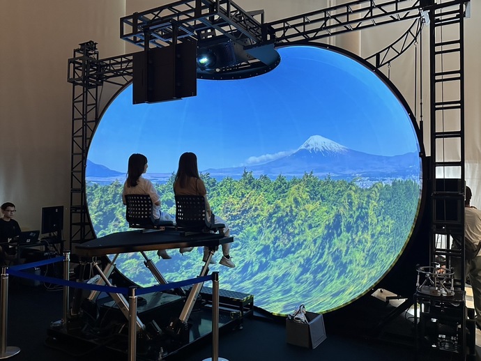 写真4　（昨年の様子）体験・展示