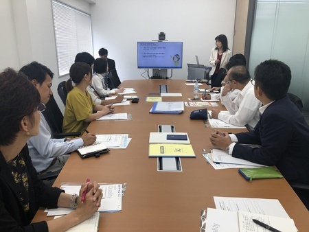 写真:働き方改革の先進企業視察1の様子
