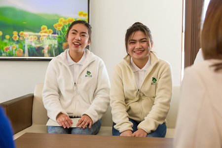 写真:マイキーさんとエテルさん