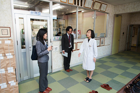 写真:工場見学の様子1