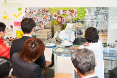 写真:菓子製造の様子1