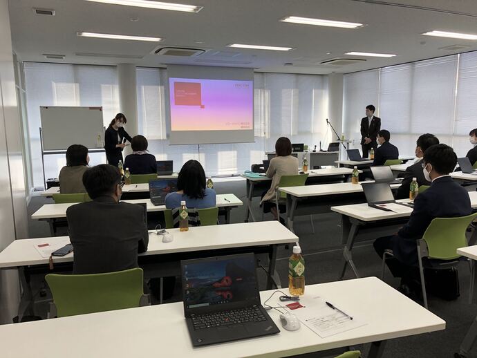 写真:令和2年度テレワーク機器体験会、導入セミナー・個別相談会の様子