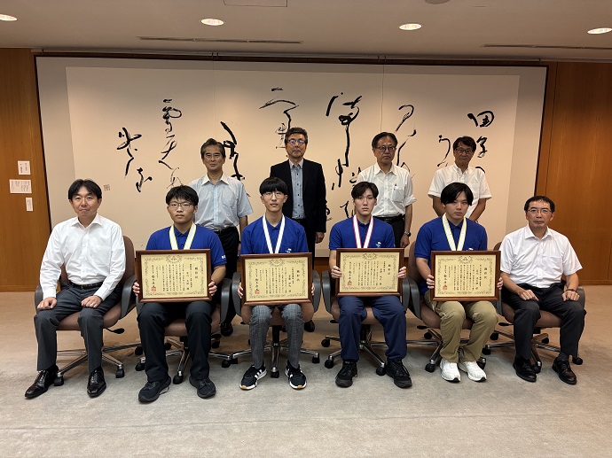 表彰式の集合写真