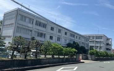 校舎全景
