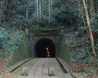 古いトンネルの写真