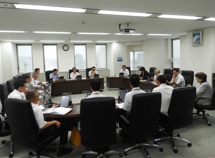 写真:定例会の様子