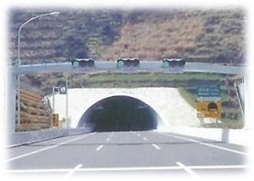 写真：トンネル