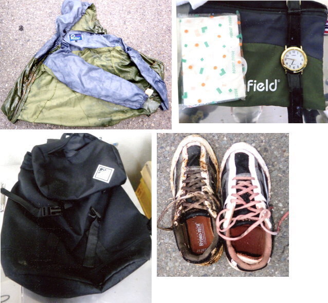 写真：ジャンパー、腕時計、リュックサック、運動靴