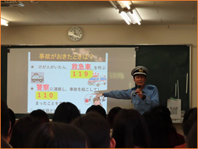 写真：交通安全教室の様子