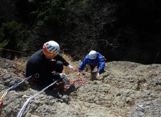 写真：静岡県山岳遭難救助隊富士宮小隊
