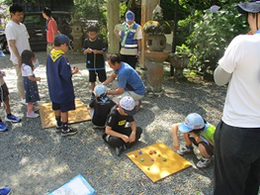 写真：昨年の早朝座禅会の様子