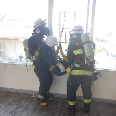 画像：令和5年8月18日　掛川市消防との災害救助合同訓練