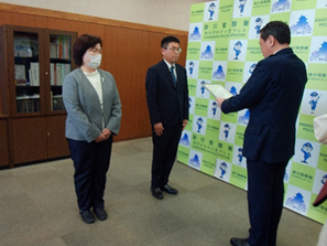 令和7年4月21日　安全運転管理推進事業所指定証交付式を開催