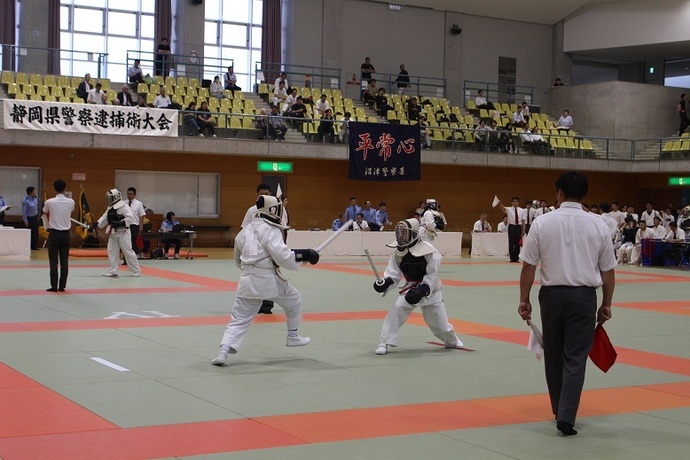 写真:逮捕術大会の様子