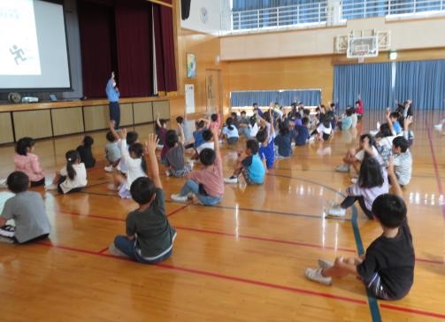 写真：菊川市立堀之内小学校における防犯教室