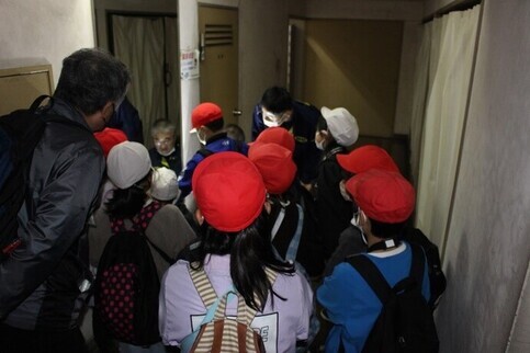 写真:熱海市立多賀小学校3年生社会科見学